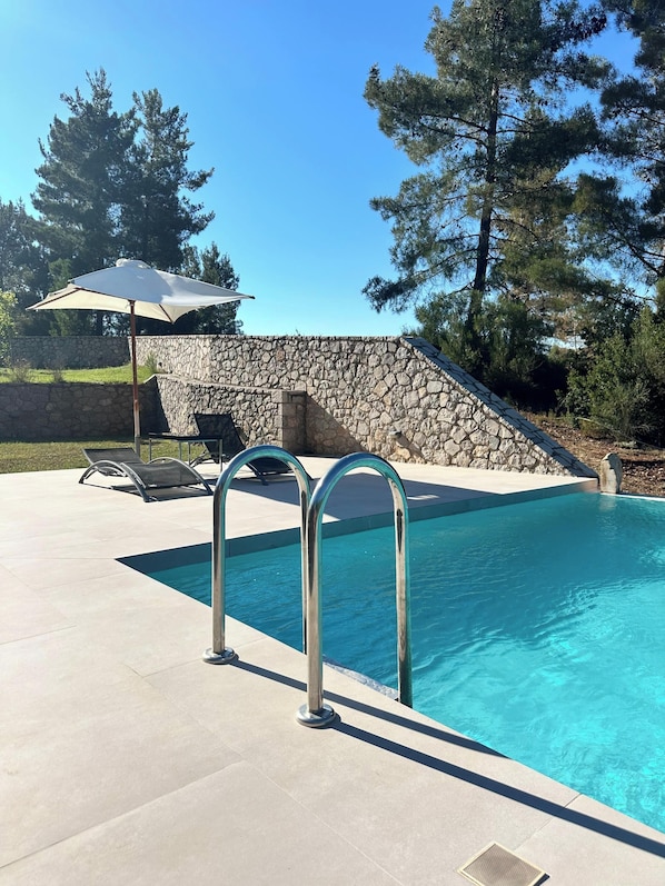 Desk, blackout curtains, soundproofing, iron/ironing board - Alti Parnassos (Amfikleia-Elateia)