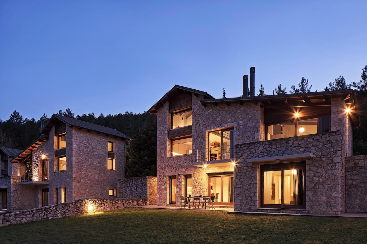 Alti Luxury Home | 3 dormitorios, escritorio, cortinas opacas y sistema de insonorización