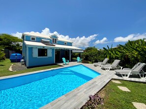 Utomhuspool