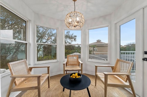 Beach Home: Heated Pool, Game Room, Spa, Sleeps 12