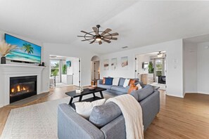 Smart TV, fireplace, ping pong