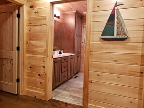 Interior - Beautiful cottage with AMAZING view of Barren River Lake! (Scottsville)