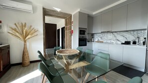 Dining - Tower House (Lapela)