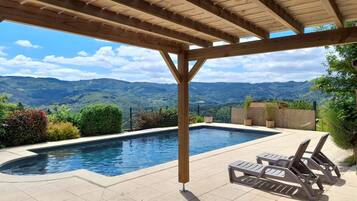 Piscine extérieure, piscine chauffée