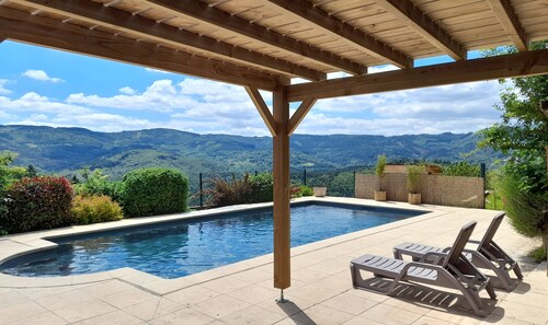 Charming house with swimming pool