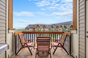 Property grounds - The Sable Bright Side | Pool | Hot Tub | Top Floor (Radium Hot Springs)