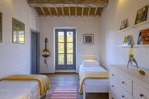 4 chambres, fer et planche à repasser, Wi-Fi gratuit, draps fournis
