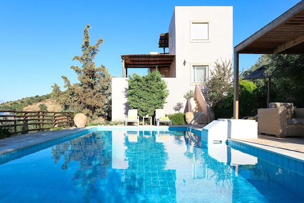 Outdoor pool - Villa Elaia (Faistos)