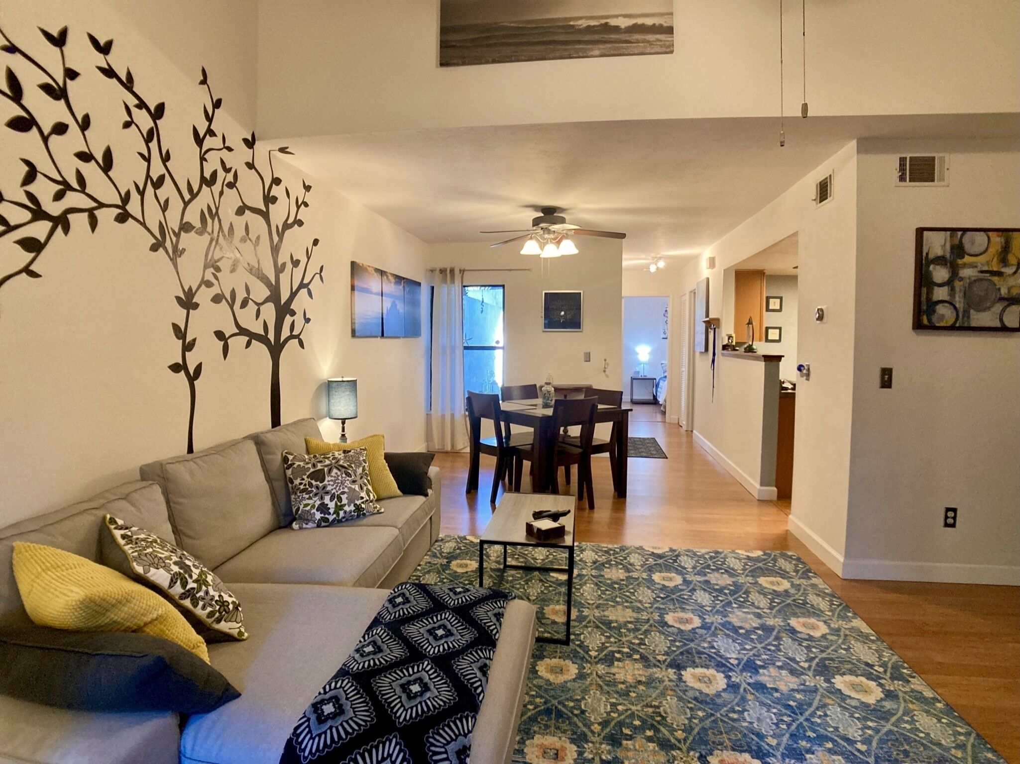 Coastal Garden Retreat: Close to beaches!