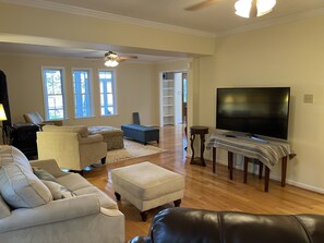 Smart TV, fireplace - Discover tranquility near Calvert Cliffs (Saint Leonard)