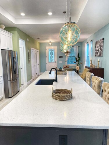 Deluxe 3BR House with pool, short walk to beach