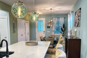 Dining - Deluxe 3BR House with pool, short walk to beach (Cape Canaveral)