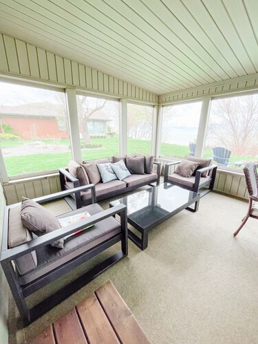 Private Waterfront Belle Point Shores Cottages