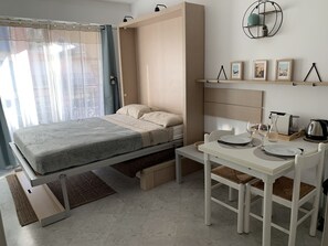 Iron/ironing board, free WiFi, bed sheets