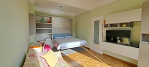 1 bedroom, desk, iron/ironing board, free WiFi