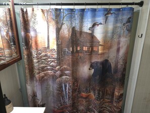 Interior - Sheppard's Holler: Your WV Adventure Home (lenore)