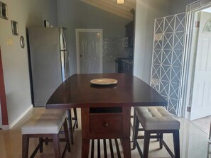 Dining - 10 mins from Dunns River Fall (Ocho rios)