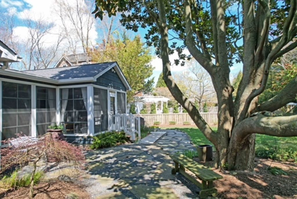 Walk to Pickleball, Playground, Restaurants, Beach, Boards-BONUS 4th BR/Bath!