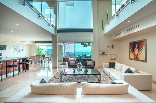 Luxury Villa • Casa Om Infinity Pool Fast Wi-Fi