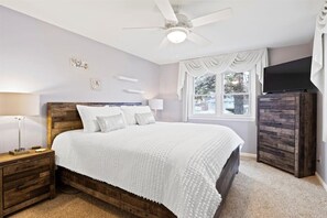 4 bedrooms, iron/ironing board, free WiFi, bed sheets