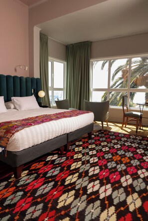 Premium bedding, in-room safe, blackout curtains, iron/ironing board - Casablu Hotel (Valparaiso)