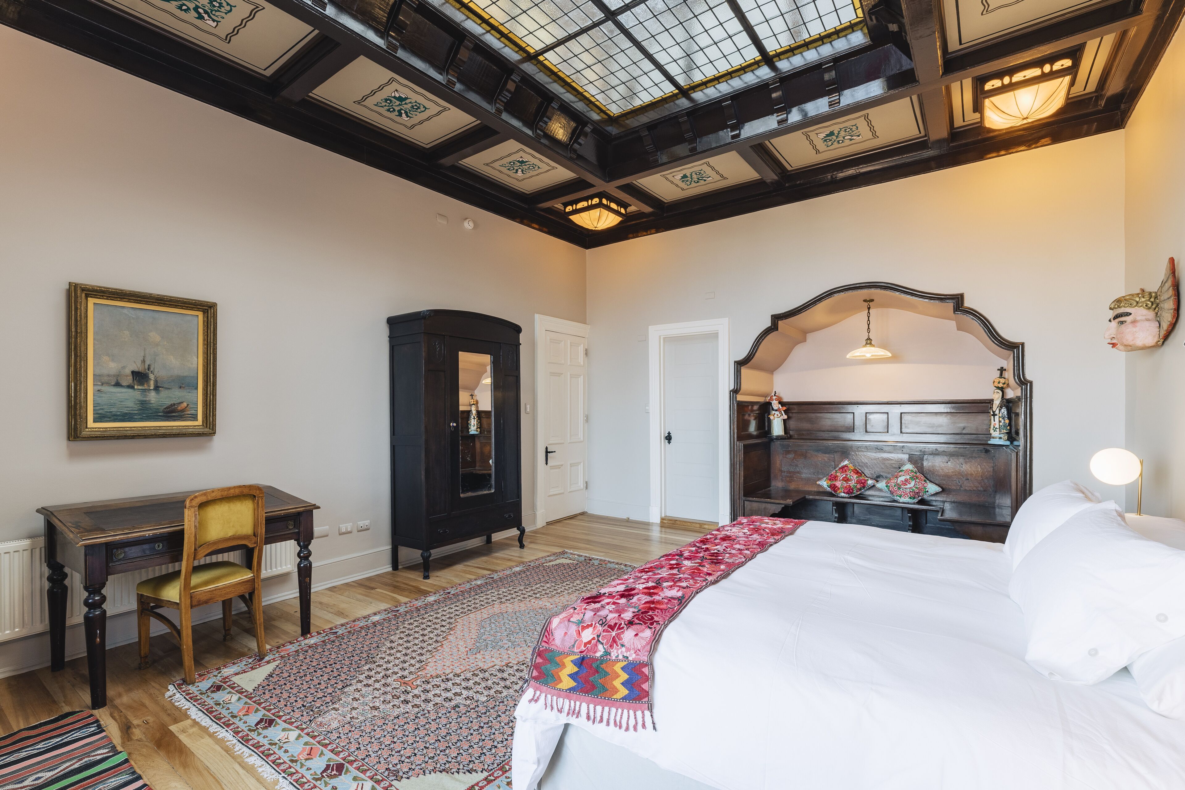 Habitación Deluxe | Ropa de cama de alta calidad, caja fuerte, cortinas opacas