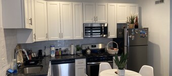 Philadelphia apartment close to the art museum and center city area 