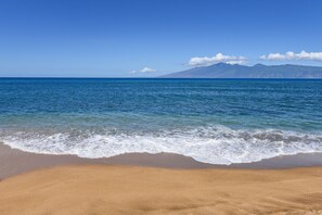 On the beach - Beautiful Oceanfront Ground Floor Hotel Zone 2/2 Condo Just Steps from the Beach (Lahaina)