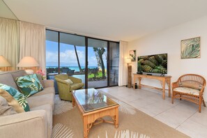 TV - Beautiful Oceanfront Ground Floor Hotel Zone 2/2 Condo Just Steps from the Beach (Lahaina)
