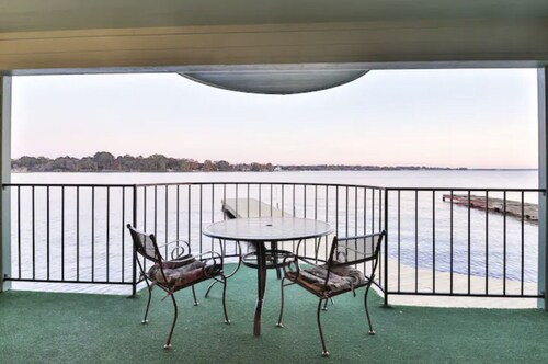 ⛱ Scenic Over-The-Water Balcony 3 Mile Lake View☀️