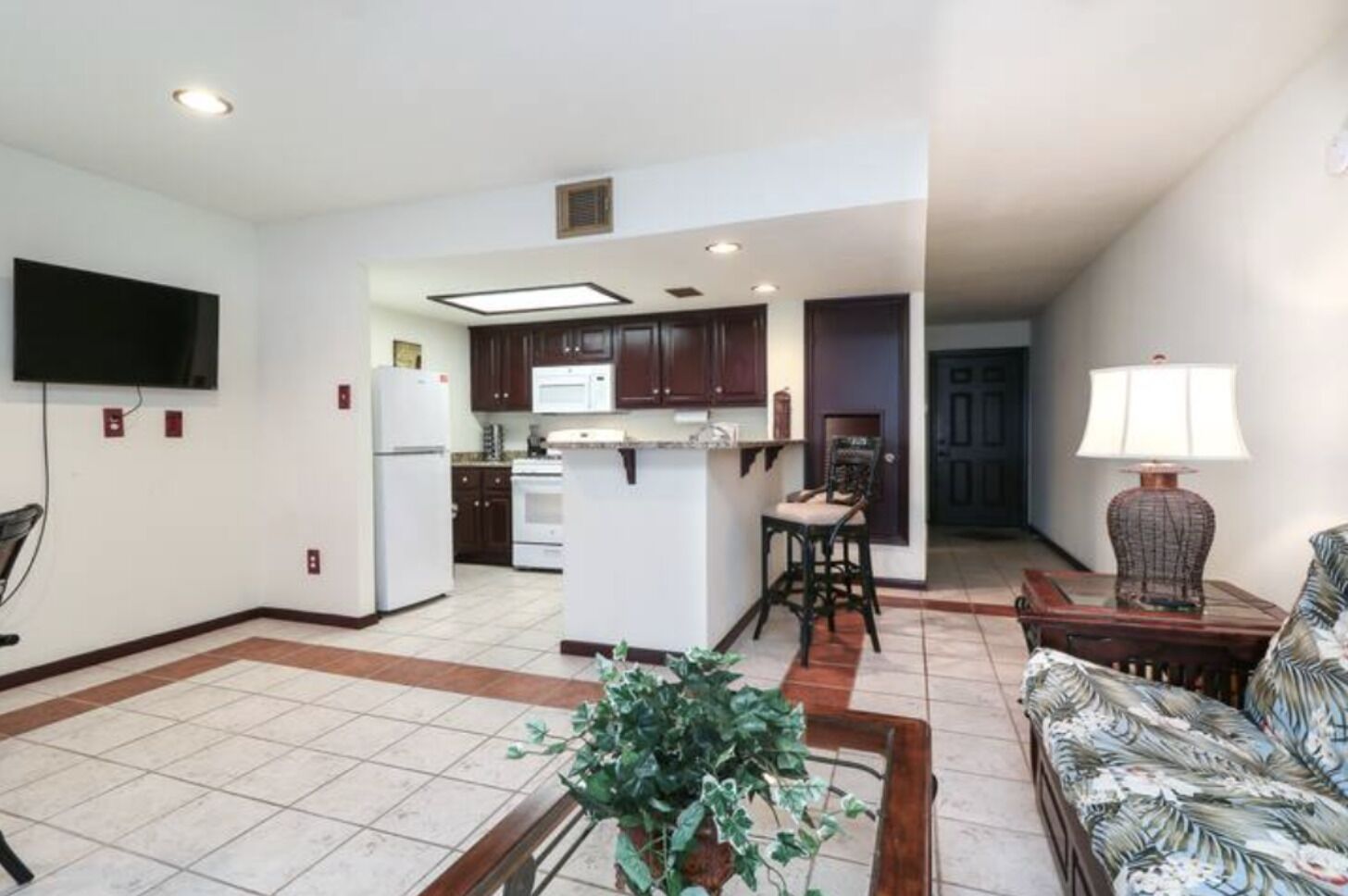 TV, fireplace, DVD player, books