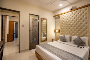 2 Schlafzimmer, Schreibtisch, Bügeleisen/Bügelbrett, Reisekinderbett