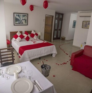 In-room safe, individually furnished, desk, laptop workspace - Aw Hotel Chipichape Urban (Cali)