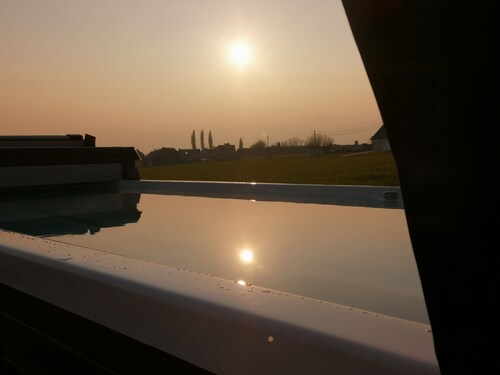 Wellness Cottage with Private IR Sauna (incl.) Optional : Swim Spa–with jacuzzi