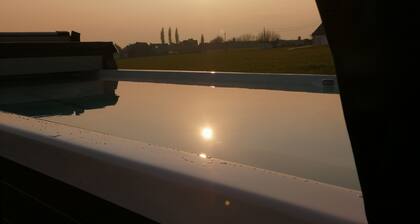 Wellness Cottage with Private IR Sauna (incl.) Optional : Swim Spa–with jacuzzi