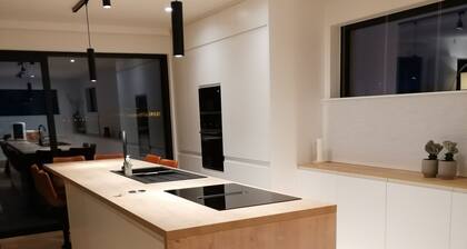 Wellness Cottage with Private IR Sauna (incl.) Optional : Swim Spa–with jacuzzi