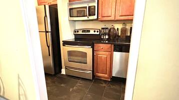 Fridge, microwave, dishwasher, coffee/tea maker