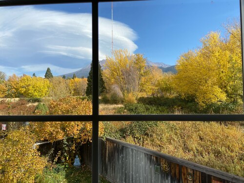 Magical Angel House Unit B In Town Retreat with Great Mount Shasta View