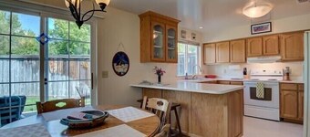 Magical Angel House Unit B In Town Retreat with Great Mount Shasta View
