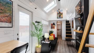 TV, fireplace, DVD player, offices