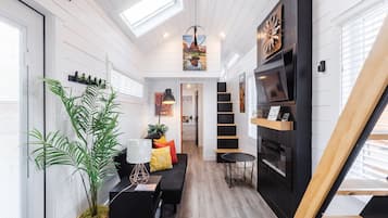 TV, fireplace, DVD player, offices