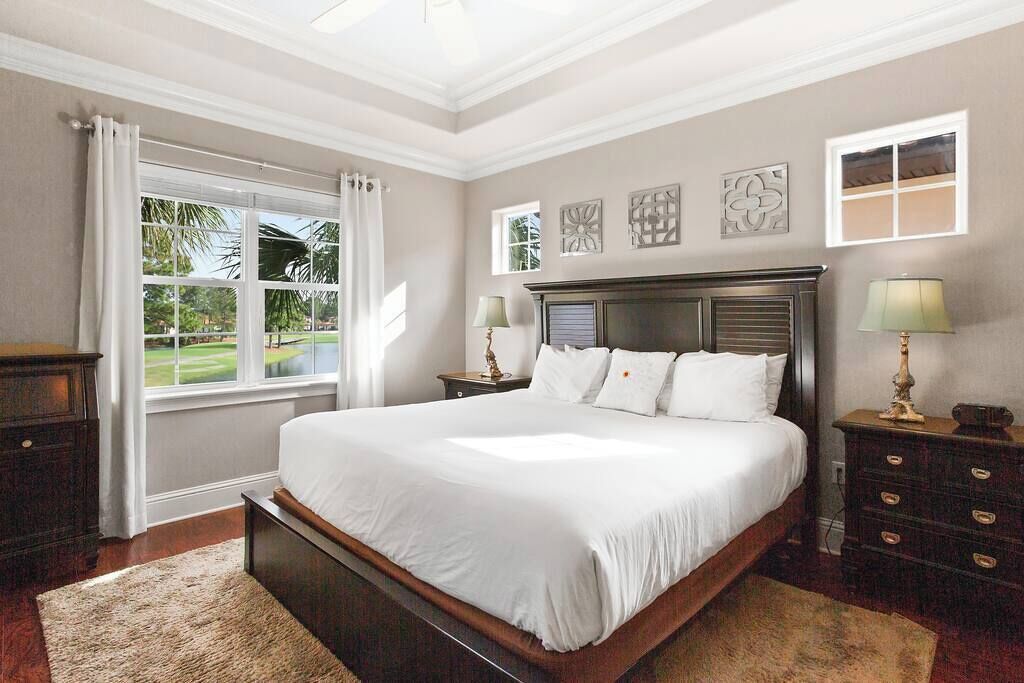 4 habitaciones, tabla de planchar con plancha, wifi y ropa de cama 