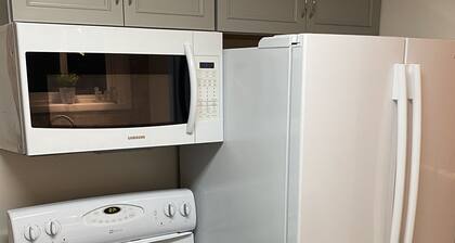 The Heartland Lodge w/50amp RV site/ full hookup