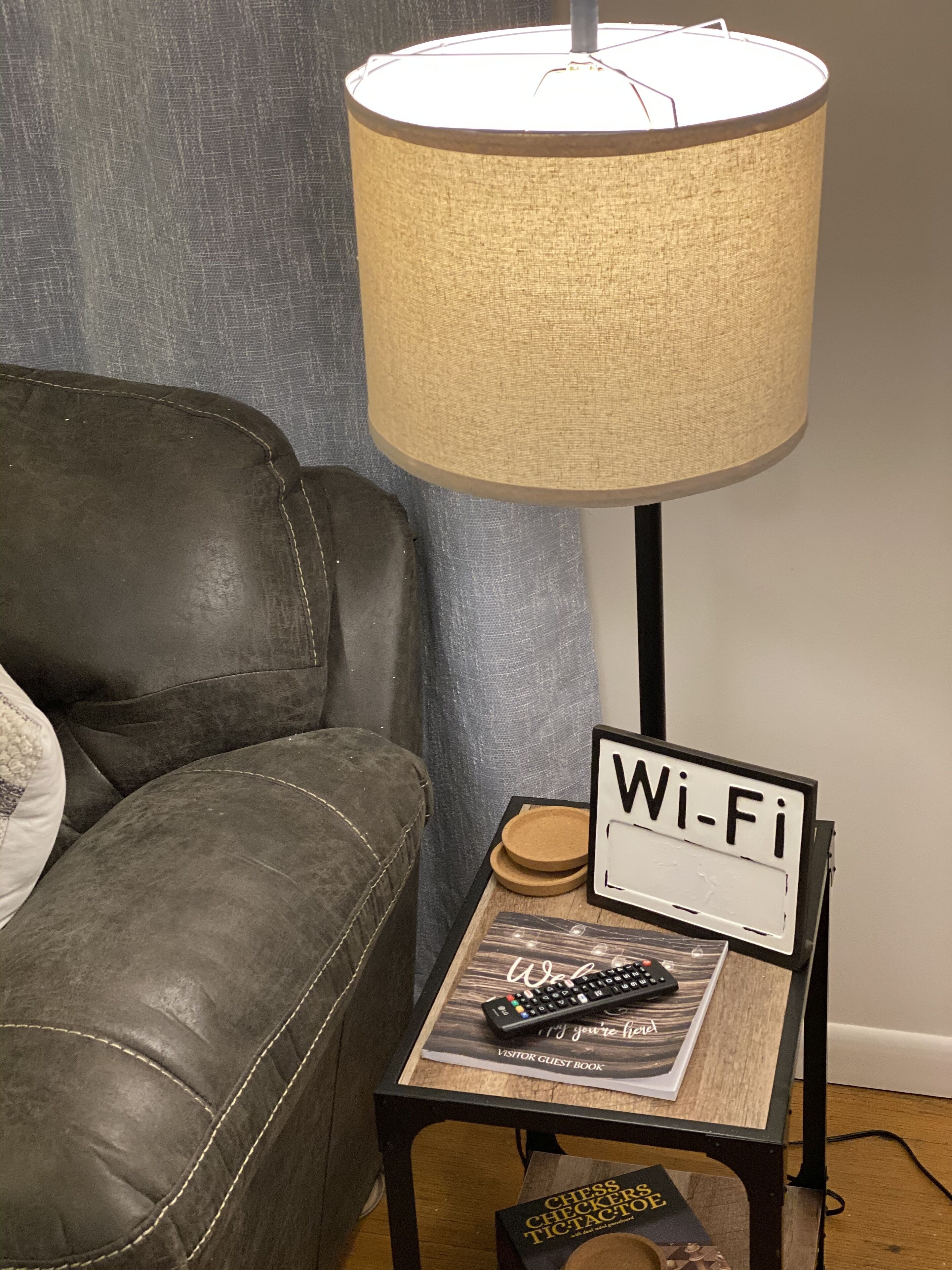 3 室のベッドルーム、アイロン / アイロン台、WiFi (無料)、ベッドシーツ