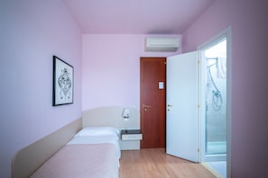 Premium bedding, down duvets, minibar, desk - L'Anfora (Deruta)
