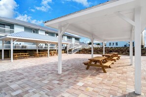 Outdoor dining - Coastal Beach Retreat~Steps to Beach & Pool + New Amenities (Panama City Beach)