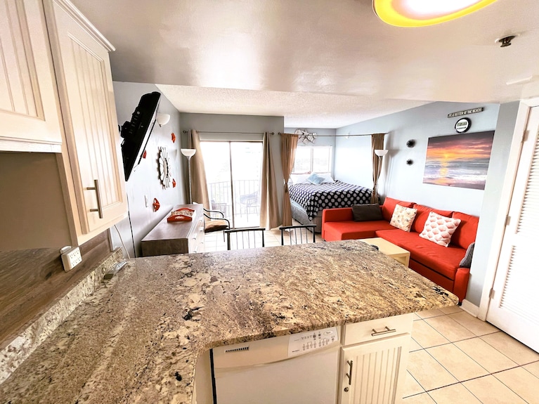 Fantastic Ocean Views From A Beautiful Ocean Front Condo! - Myrtle Beach, SC