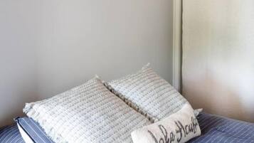 1 chambre, bureau, fer et planche à repasser, Wi-Fi gratuit