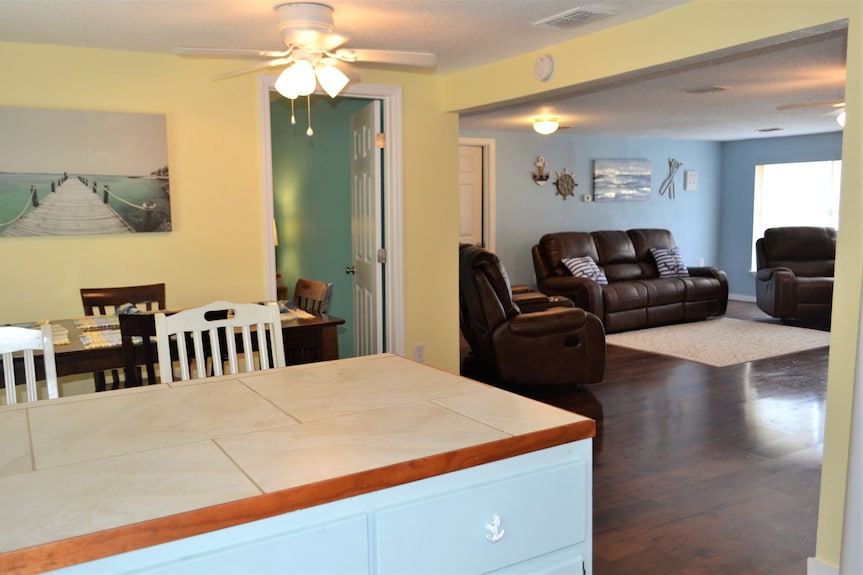 Beautiful 4 Bedroom, 3 Bath House On The Main Canal At Keaton Beach Florida. - Keaton Beach, Perry
