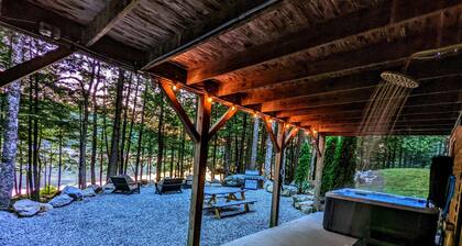 Cedar🏡 Waterfront💦 Hot tub🔥 Pool🎱 Privacy 🕵️